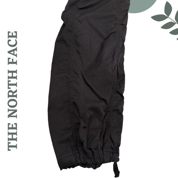 The North Face Black Utility Cargo Pants with Adjustable Ankles  Size Small - Picture 4 of 7